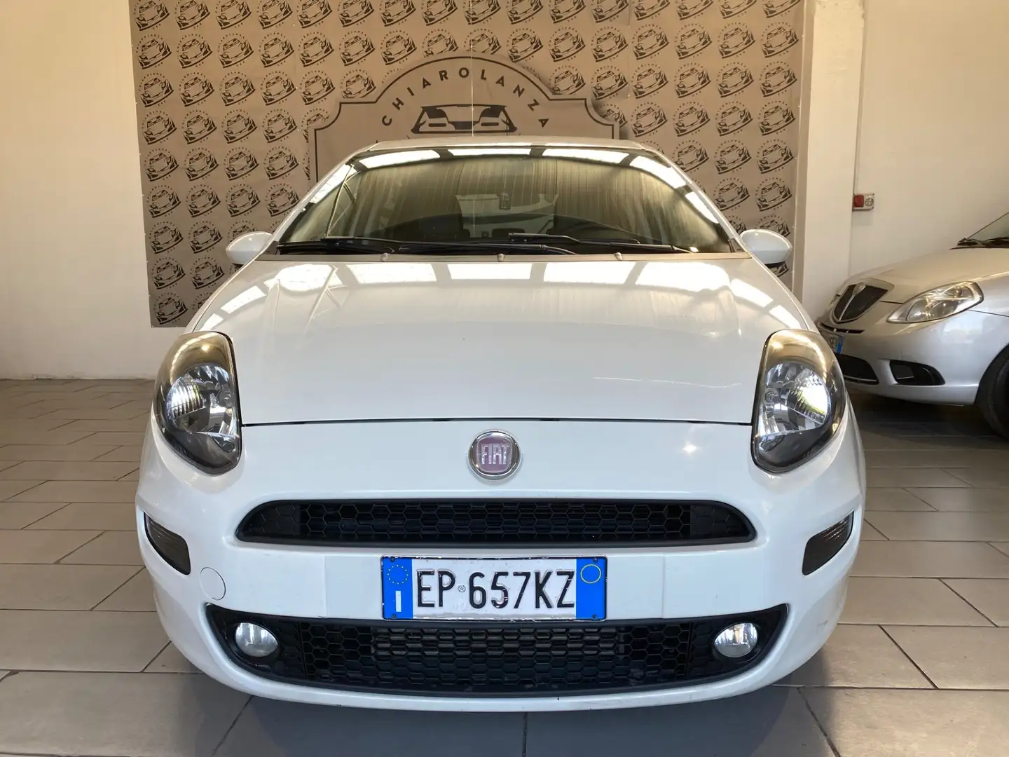 Fiat Punto 1.3 MJT II 75 CV 5 porte Lounge Bianco - 2