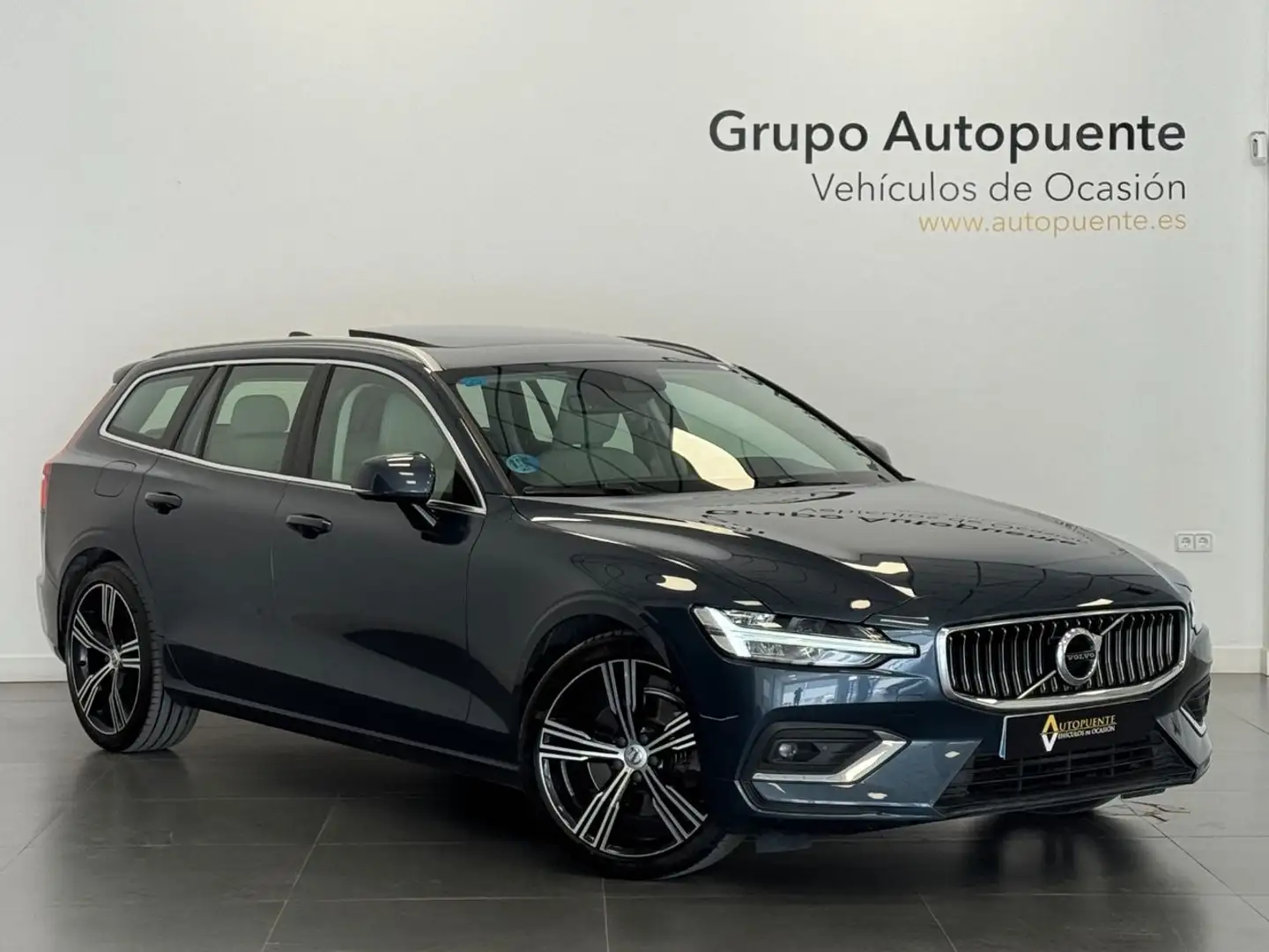 Volvo V60 INSCRIPTION AUTO Bleu - 1