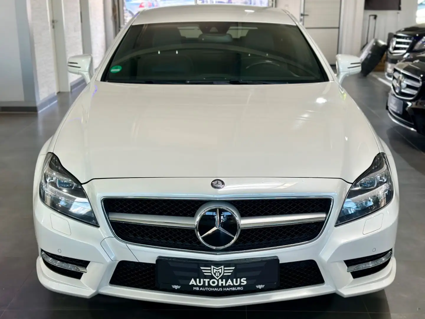 Mercedes-Benz CLS 350 4-Matic,AMG-Paket,TOP Blanco - 2