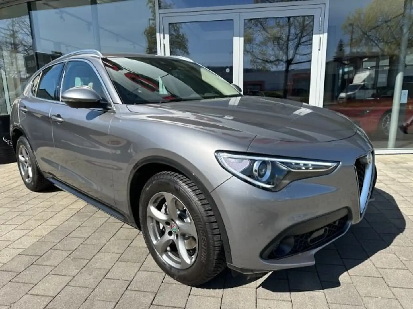 Alfa Romeo Stelvio Lusso Ti Q4 2.2 JTDM ACC Bi-Xenon DAB Ca Silber - 2