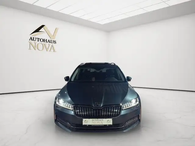 Skoda Superb Combi Style iV PANO VIRTUAL LANE