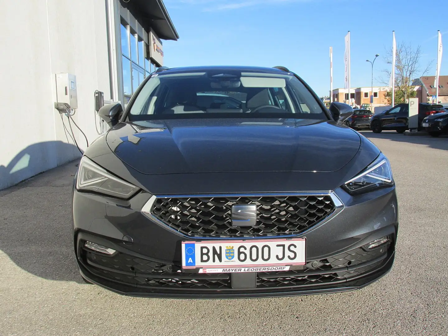 SEAT Leon SP Kombi Style e-Hybrid Grau - 2