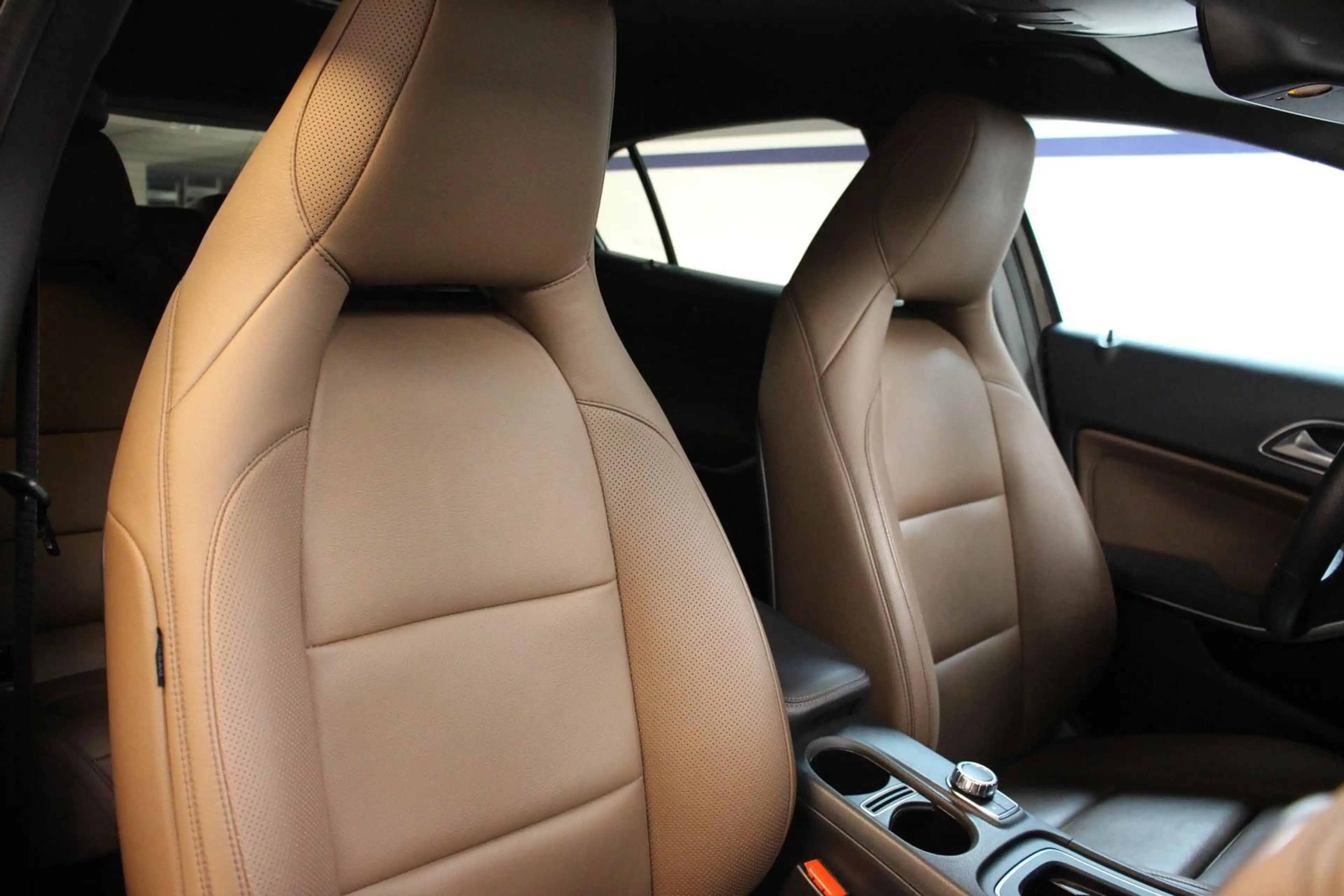 Mercedes-Benz GLA 250 4Matic LED KAMERA NAVI LEDER S.HEFT STHZ — photo 12