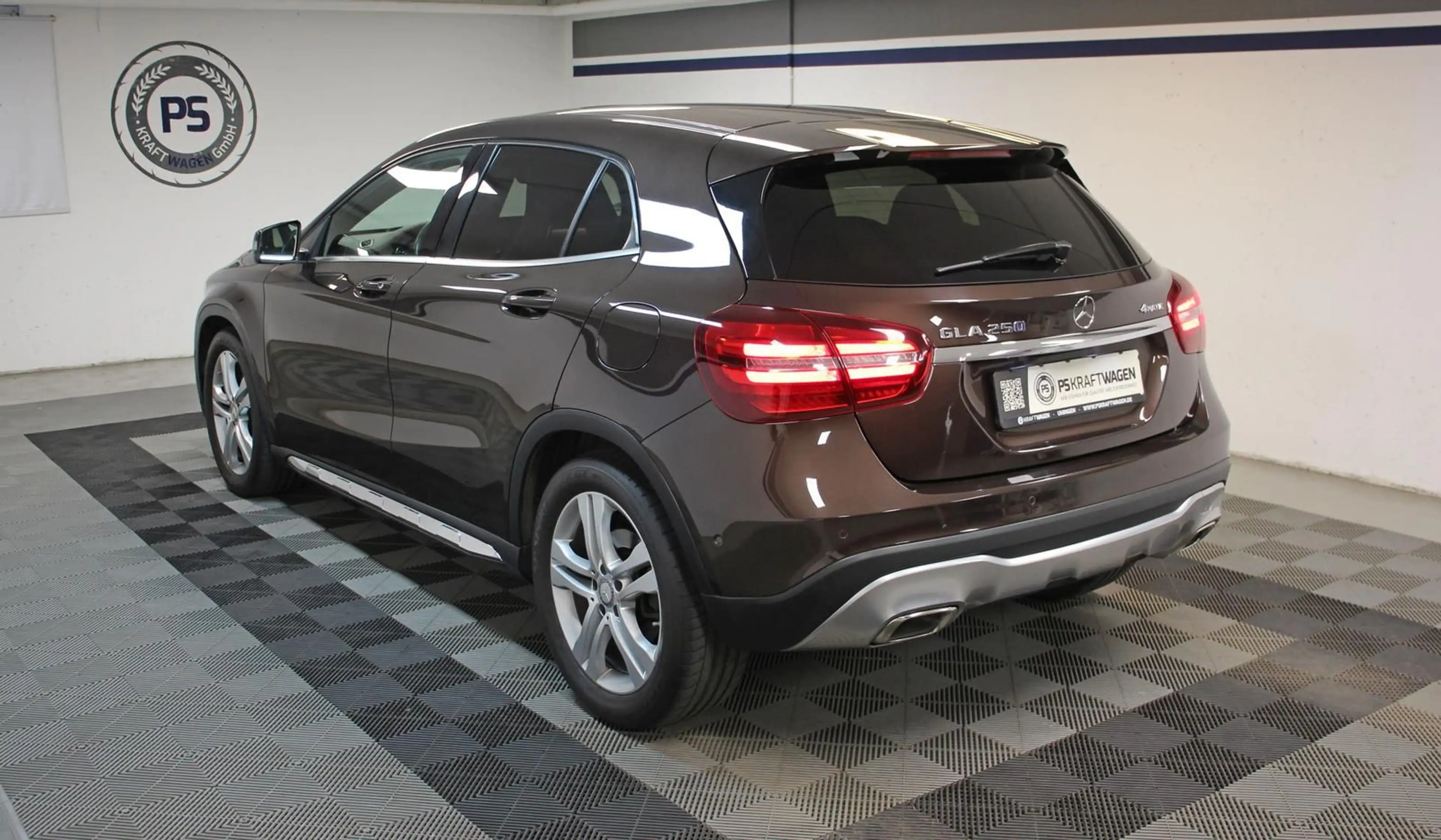 Mercedes-Benz GLA 250 4Matic LED KAMERA NAVI LEDER S.HEFT STHZ — photo 4