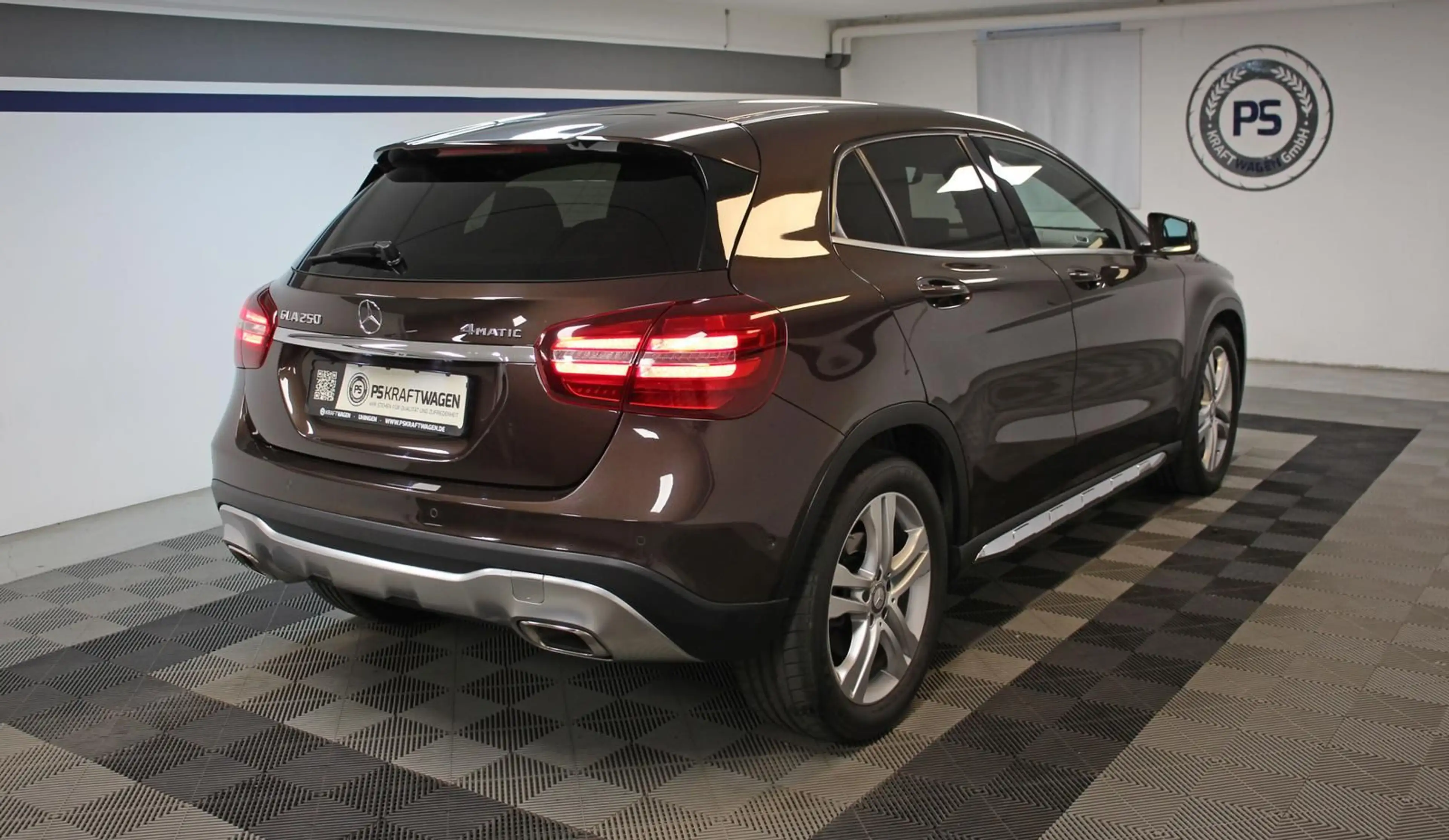 Mercedes-Benz GLA 250 4Matic LED KAMERA NAVI LEDER S.HEFT STHZ — photo 3
