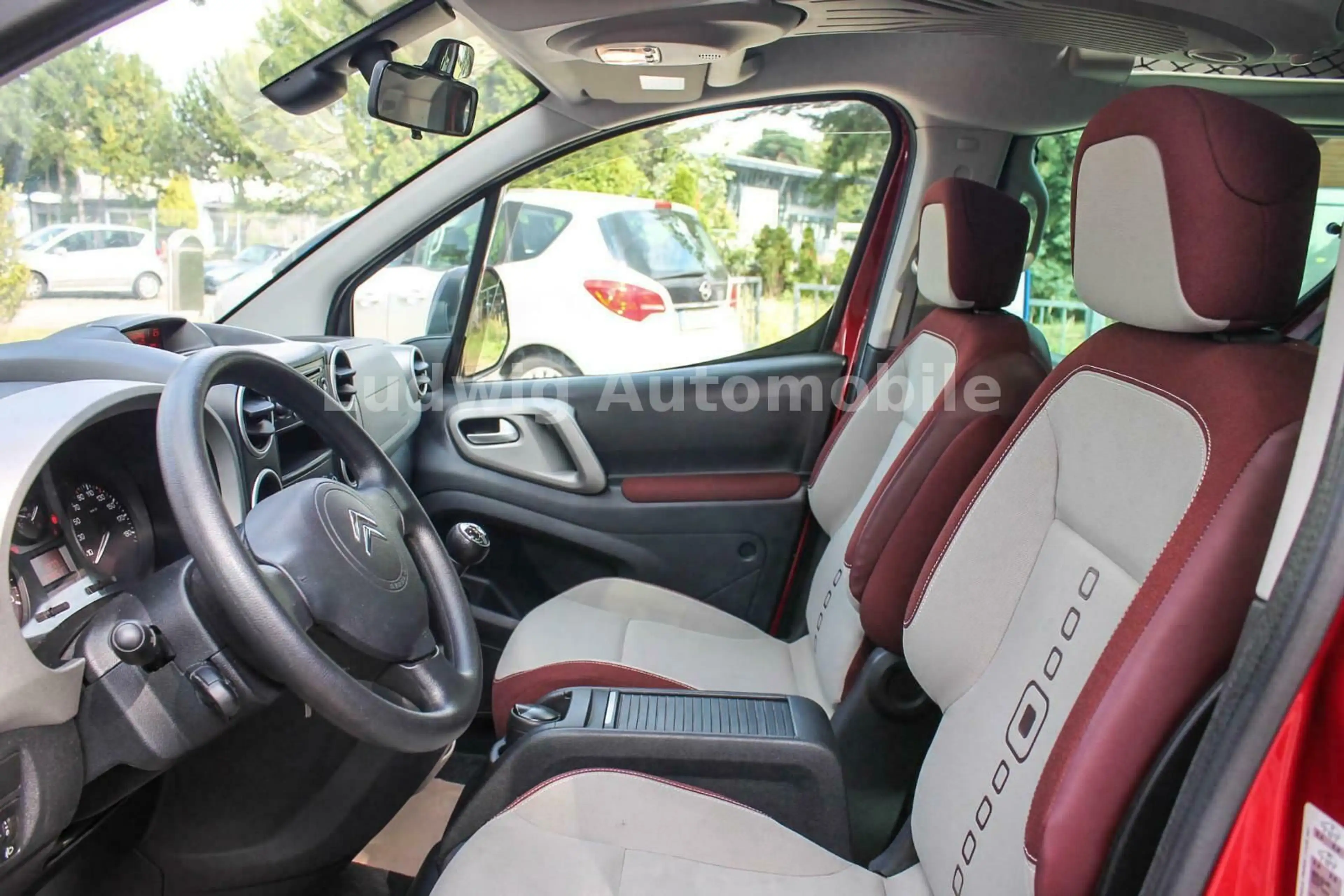 Citroen Berlingo Kombi *Klima*Einparkhilfe — photo 11