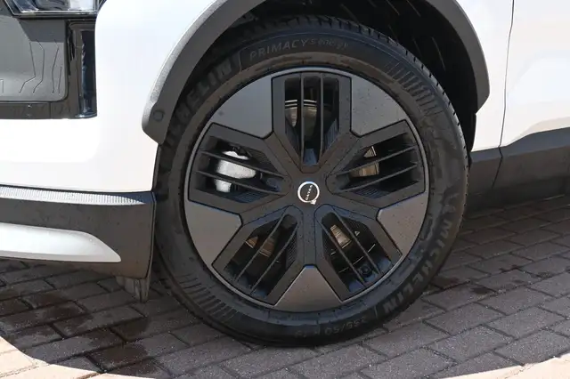 Volvo Ex30 view 11