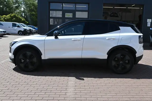 Volvo Ex30 view 2