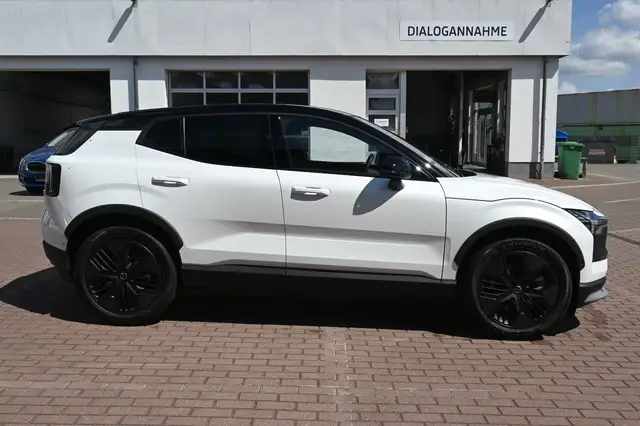 Volvo Ex30 view 6