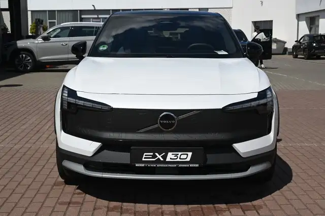 Volvo Ex30 view 8
