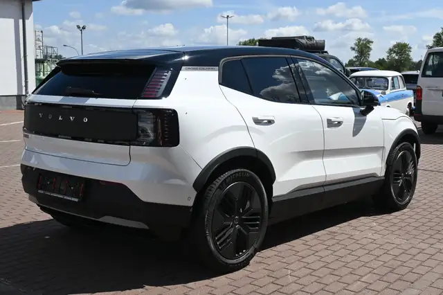 Volvo Ex30 view 5