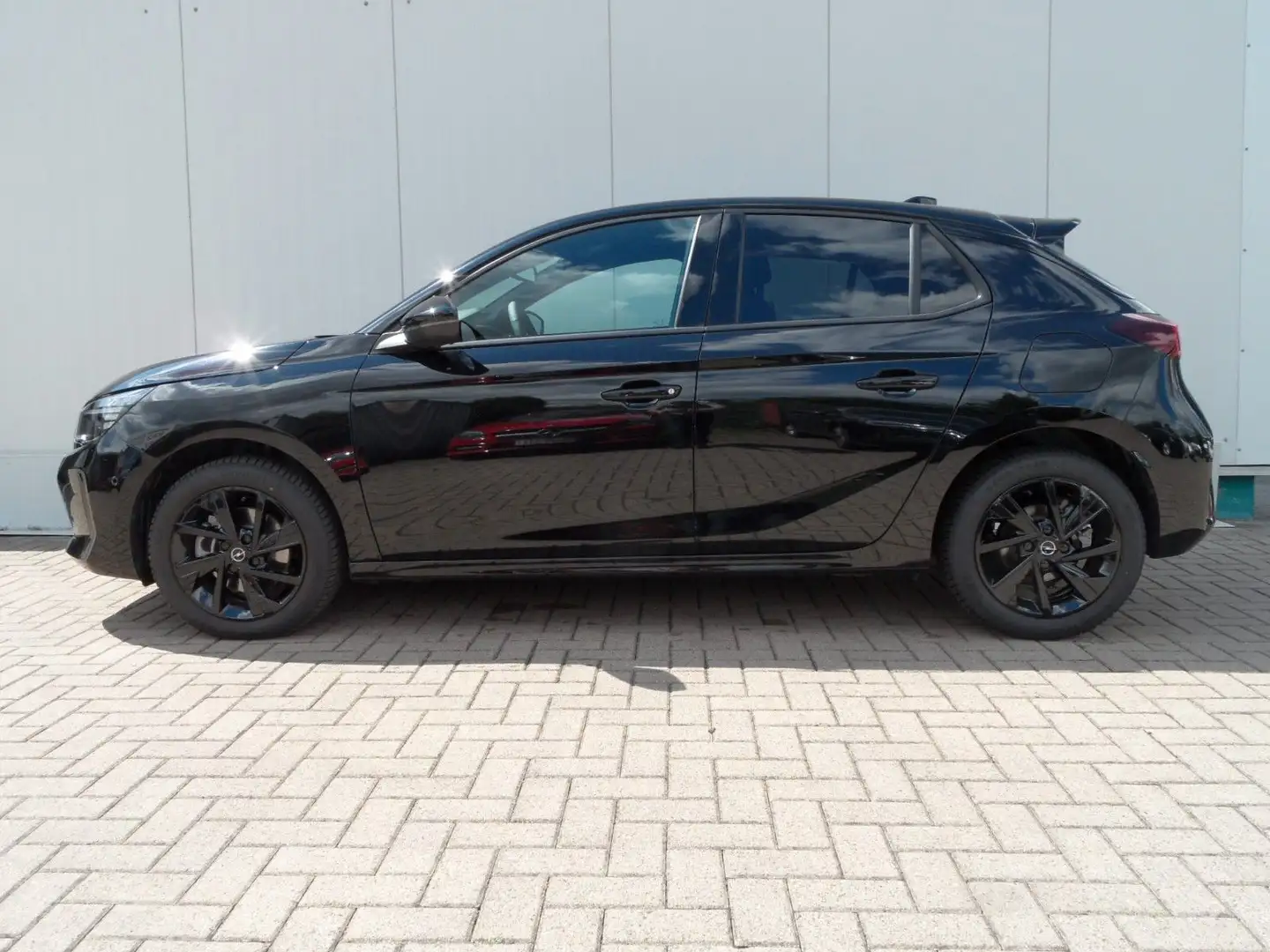 Opel Corsa 1,2 GS Facelift+Navi+Klimaaut.+RFK+AT Schwarz - 1
