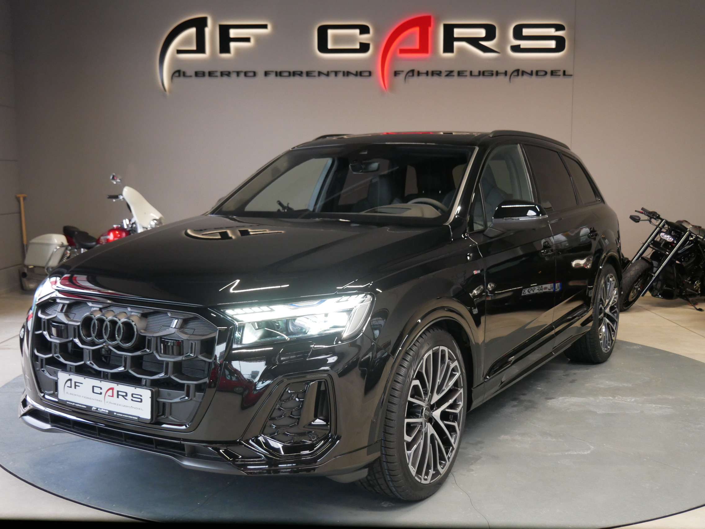 Second hand Audi Q7 3.0