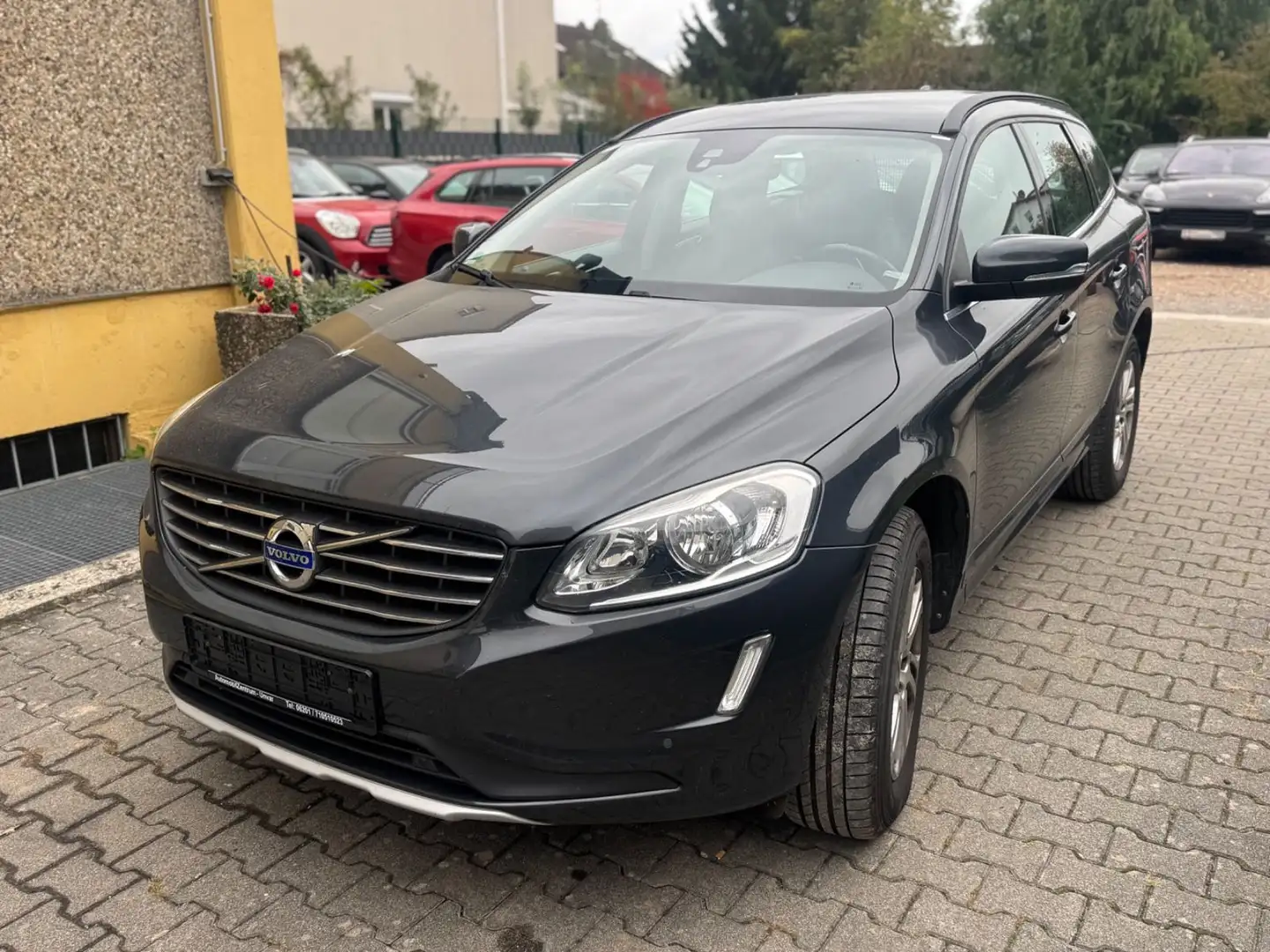 Volvo XC60 Momentum 2WD |2.HAND|EUR6| Grau - 1