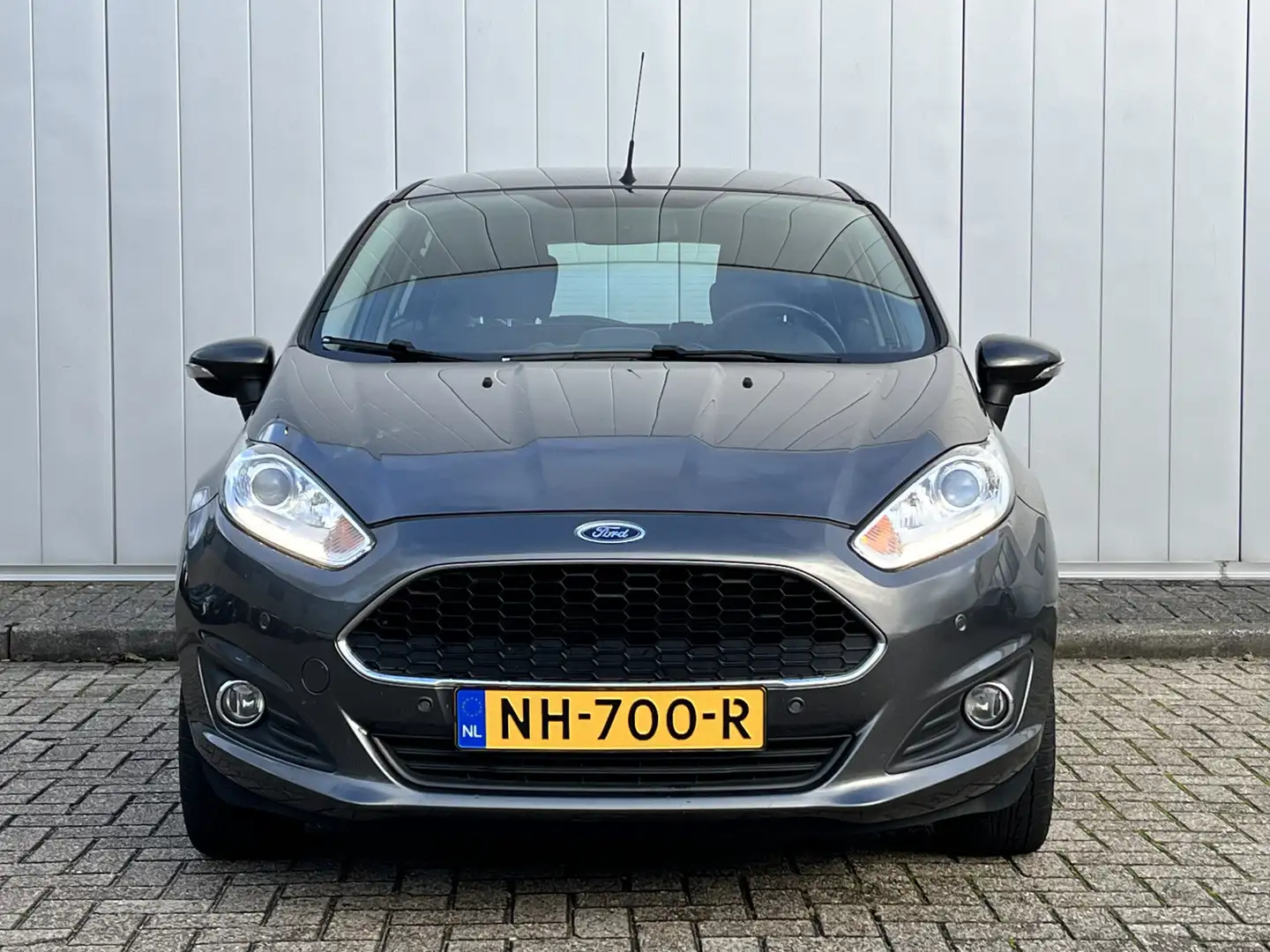 Ford Fiesta 1.0 Style Ultimate 80 PK NL Auto Cruise Airco PDC Gris - 2