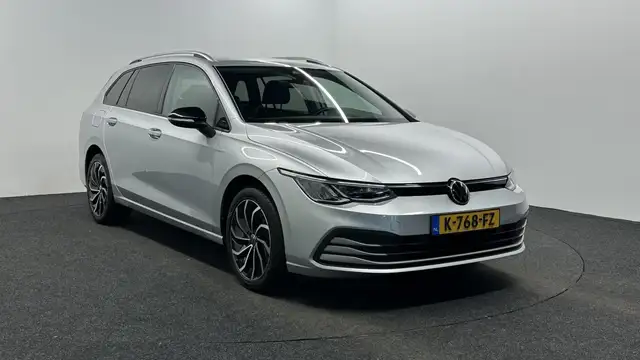 Volkswagen Golf view 3