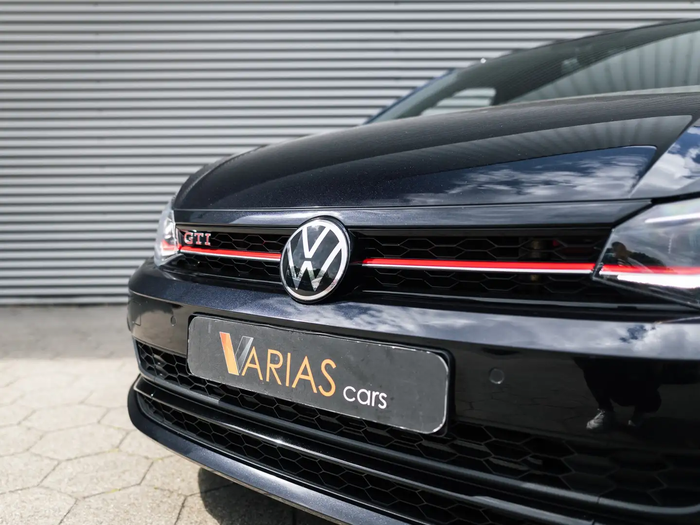 Volkswagen Polo GTI 2.0 TSI Beats Camera Virtual Blindspot Zwart - 2