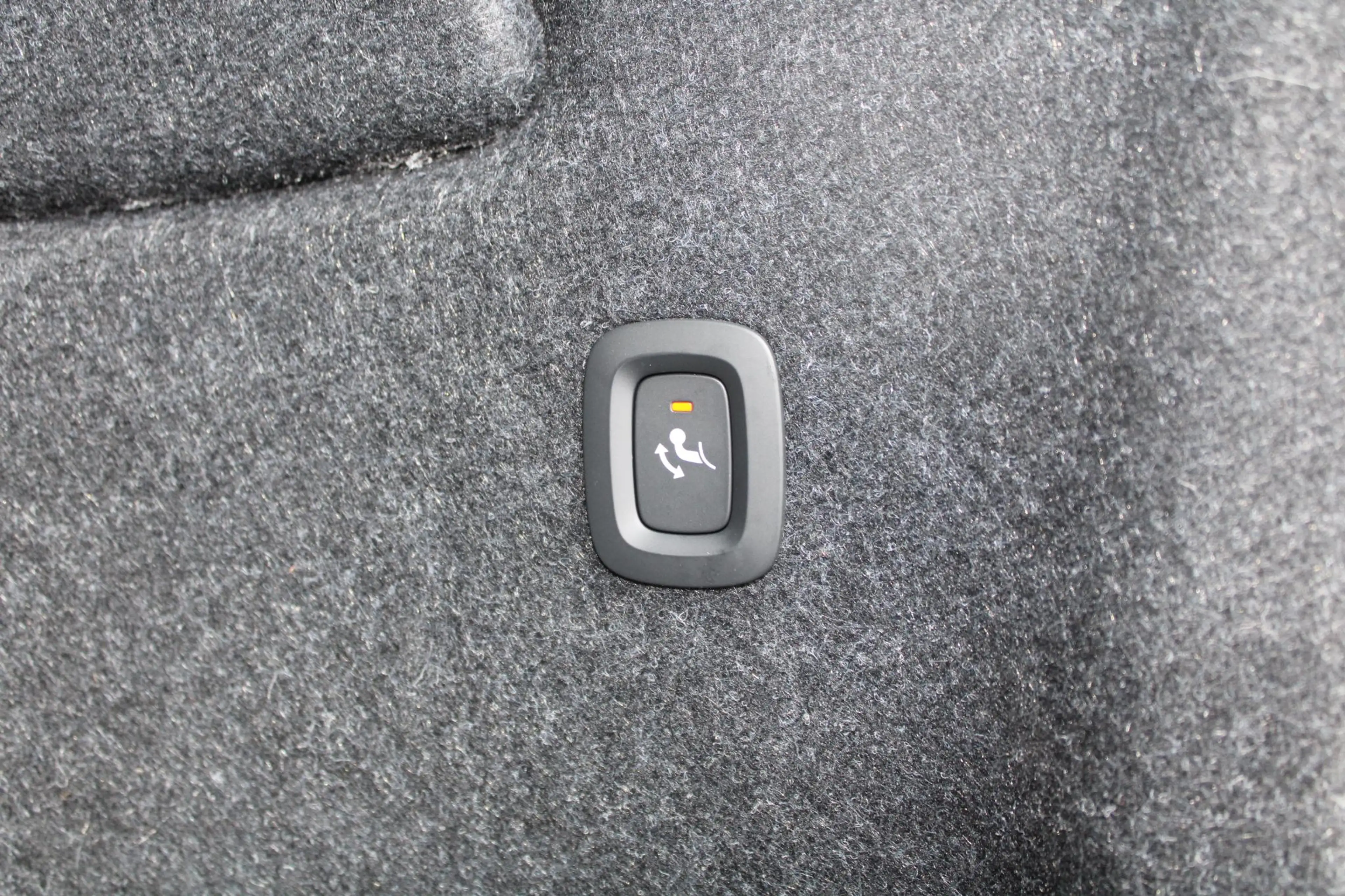 Volvo EX40 Single Motor Extended Range Plus 82 kWh | Trekhaak — photo 10
