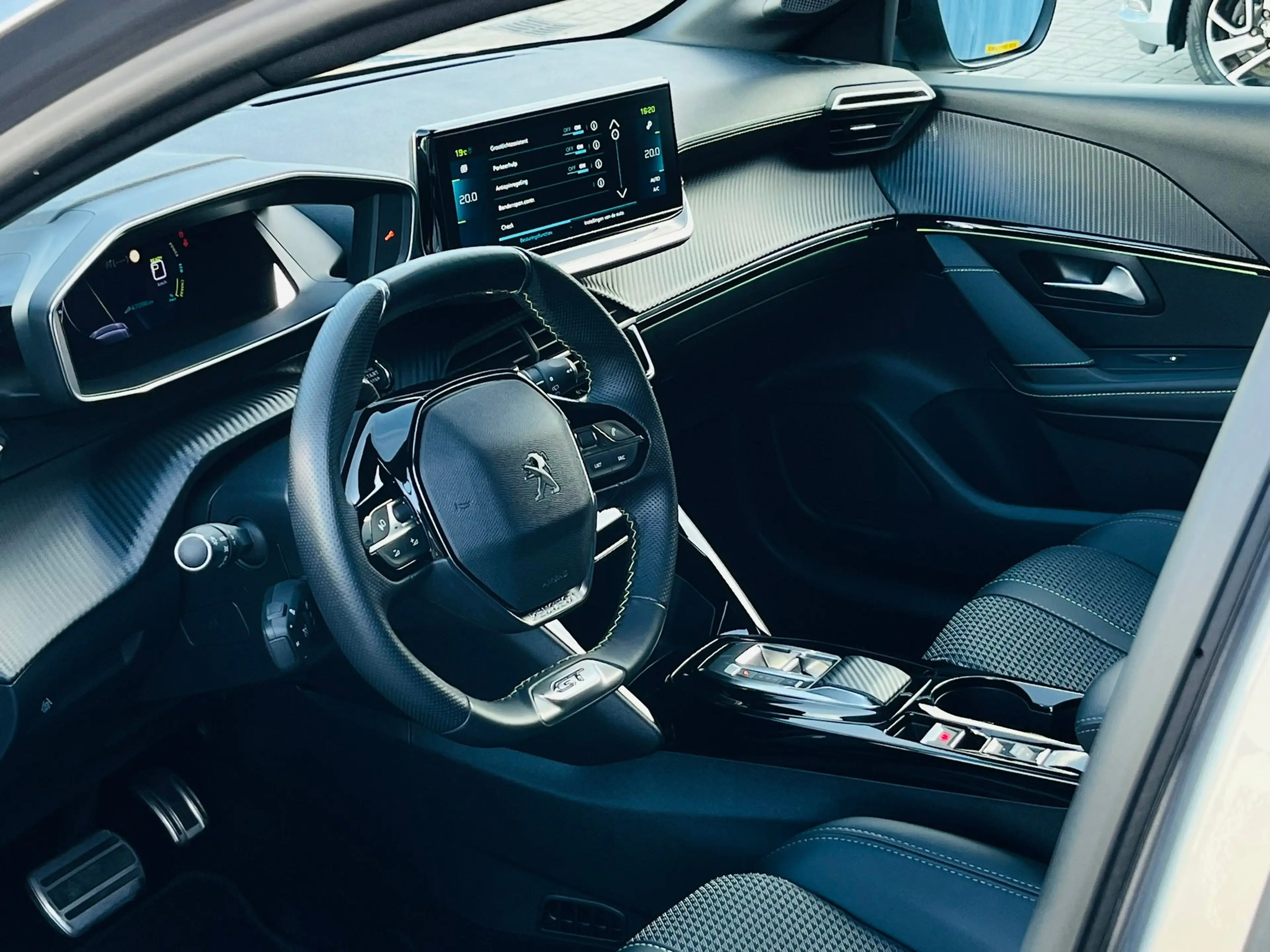 Peugeot e-208 EV GT 350 50 kWh Adaptive Cruise Control | Elektri — photo 17