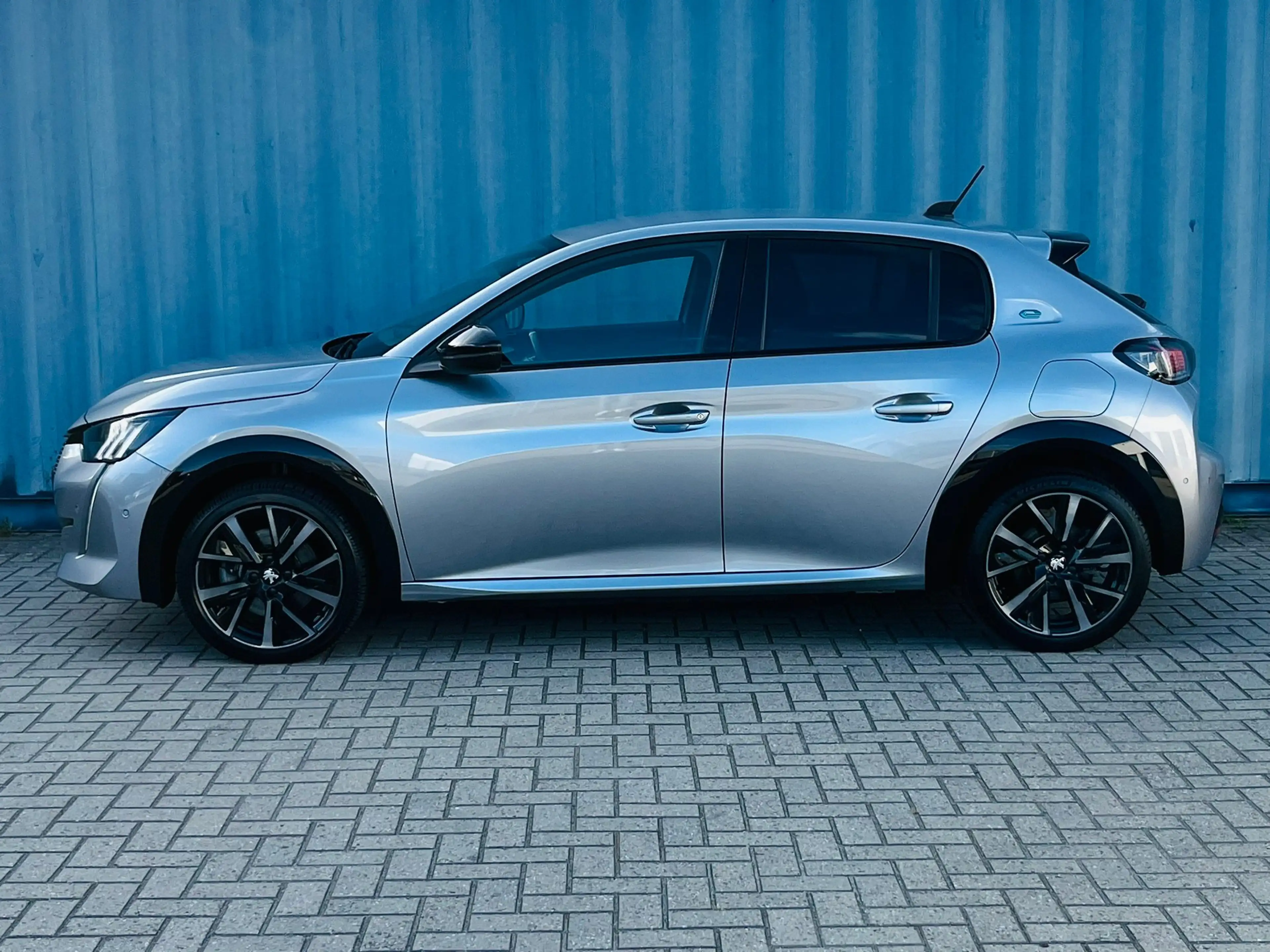 Peugeot e-208 EV GT 350 50 kWh Adaptive Cruise Control | Elektri — photo 2