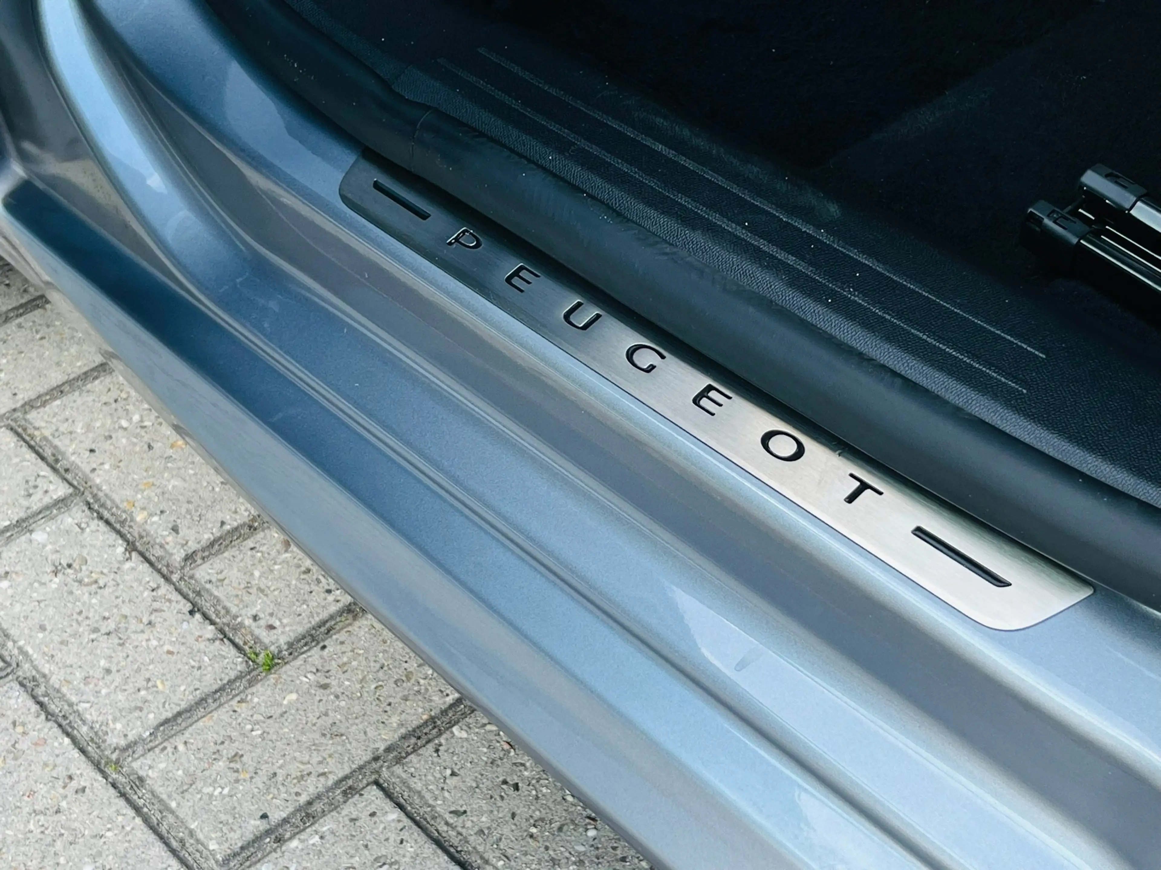 Peugeot e-208 EV GT 350 50 kWh Adaptive Cruise Control | Elektri — photo 33