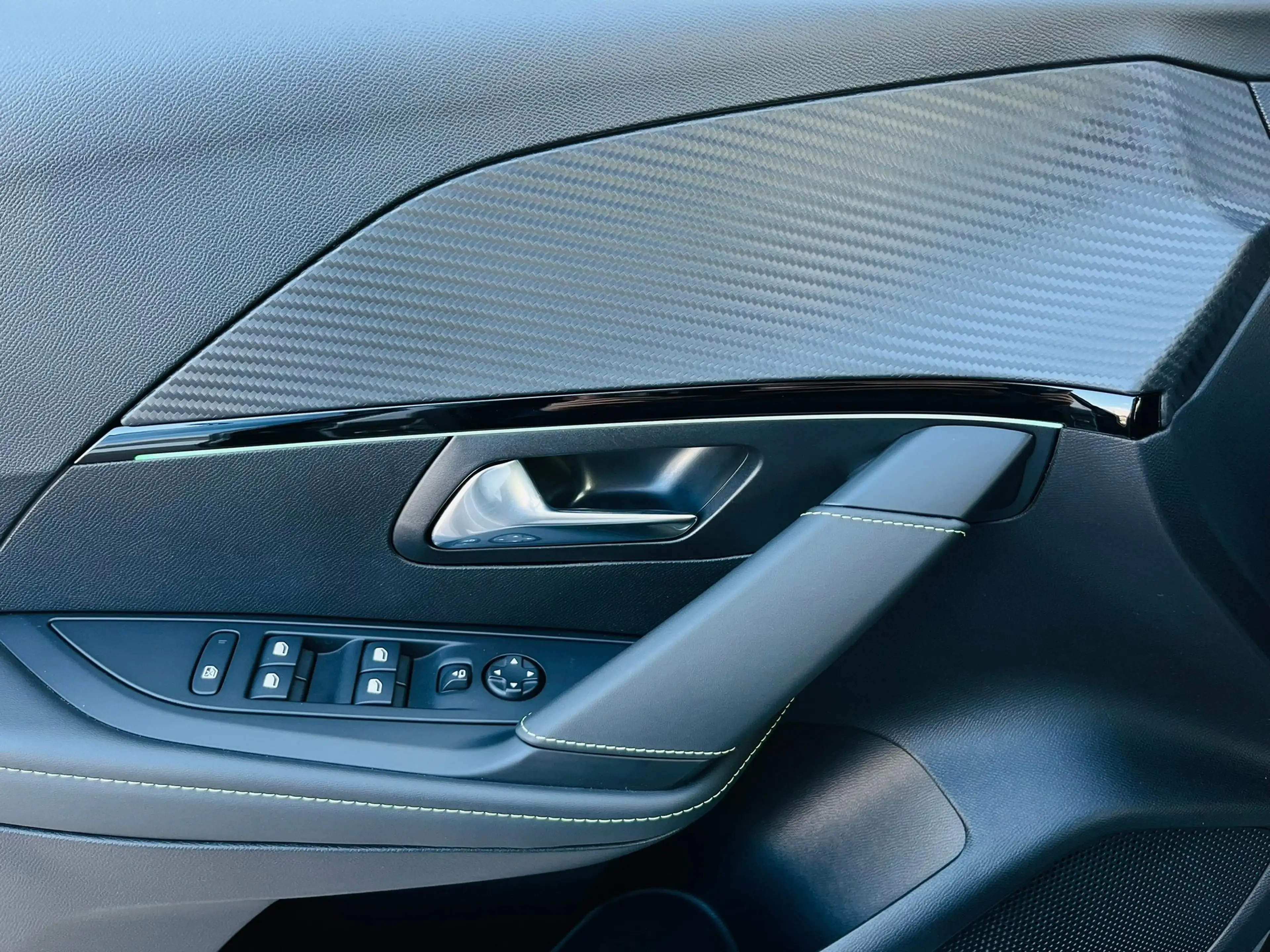 Peugeot e-208 EV GT 350 50 kWh Adaptive Cruise Control | Elektri — photo 32