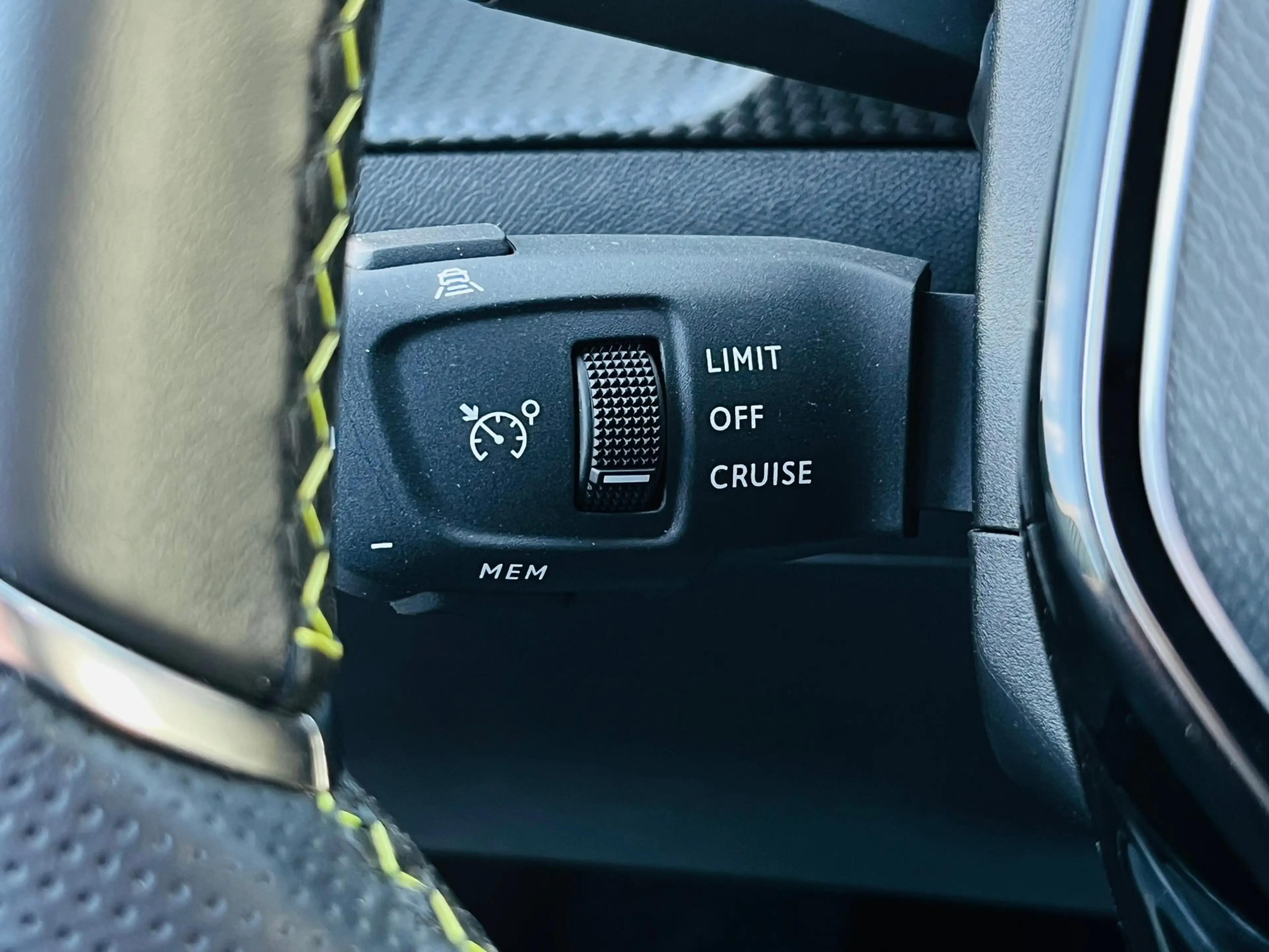Peugeot e-208 EV GT 350 50 kWh Adaptive Cruise Control | Elektri — photo 22