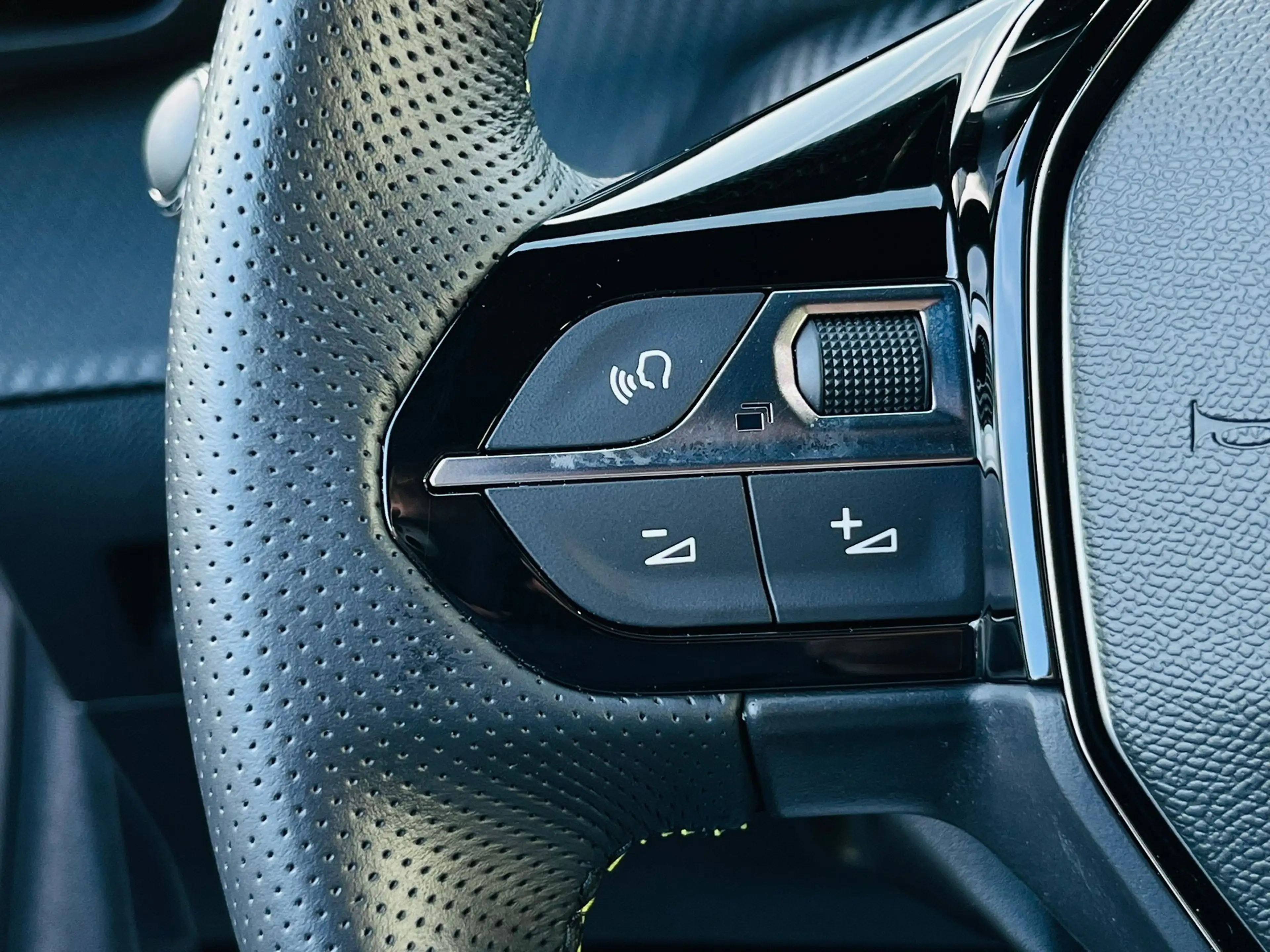 Peugeot e-208 EV GT 350 50 kWh Adaptive Cruise Control | Elektri — photo 20