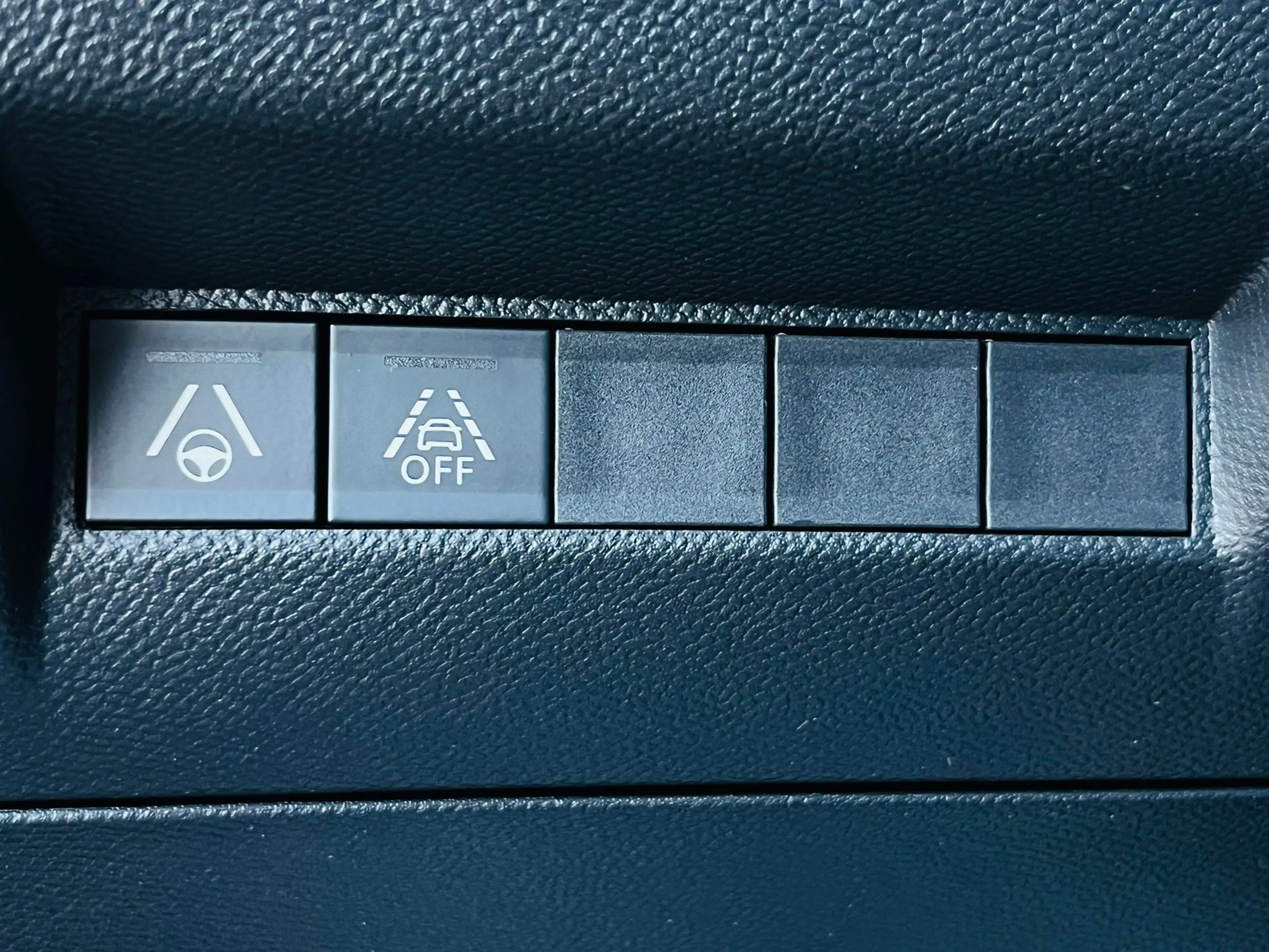 Peugeot e-208 EV GT 350 50 kWh Adaptive Cruise Control | Elektri — photo 34