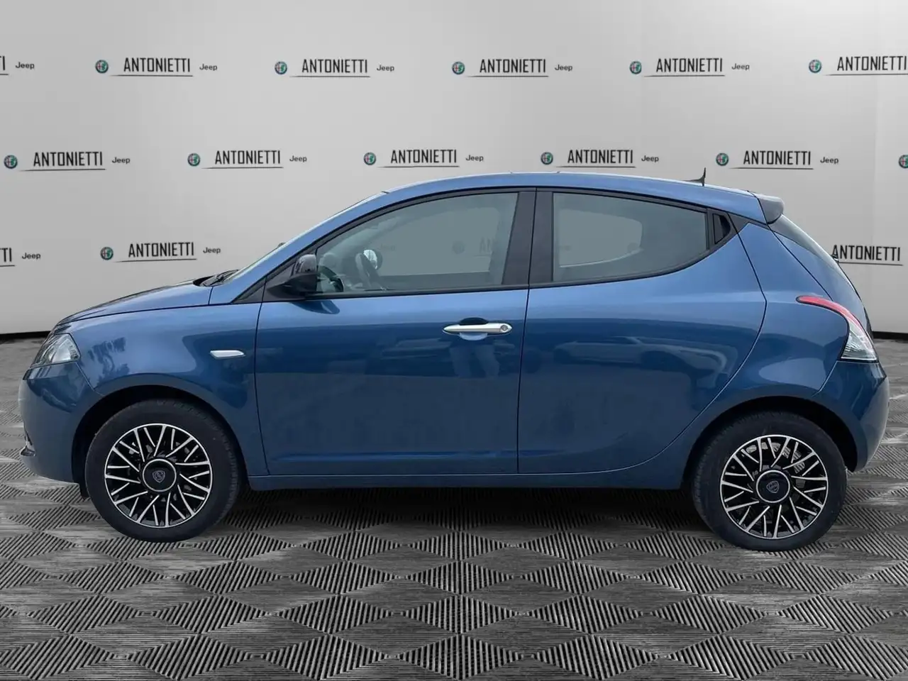 Lancia Ypsilon 2024 — фото 8