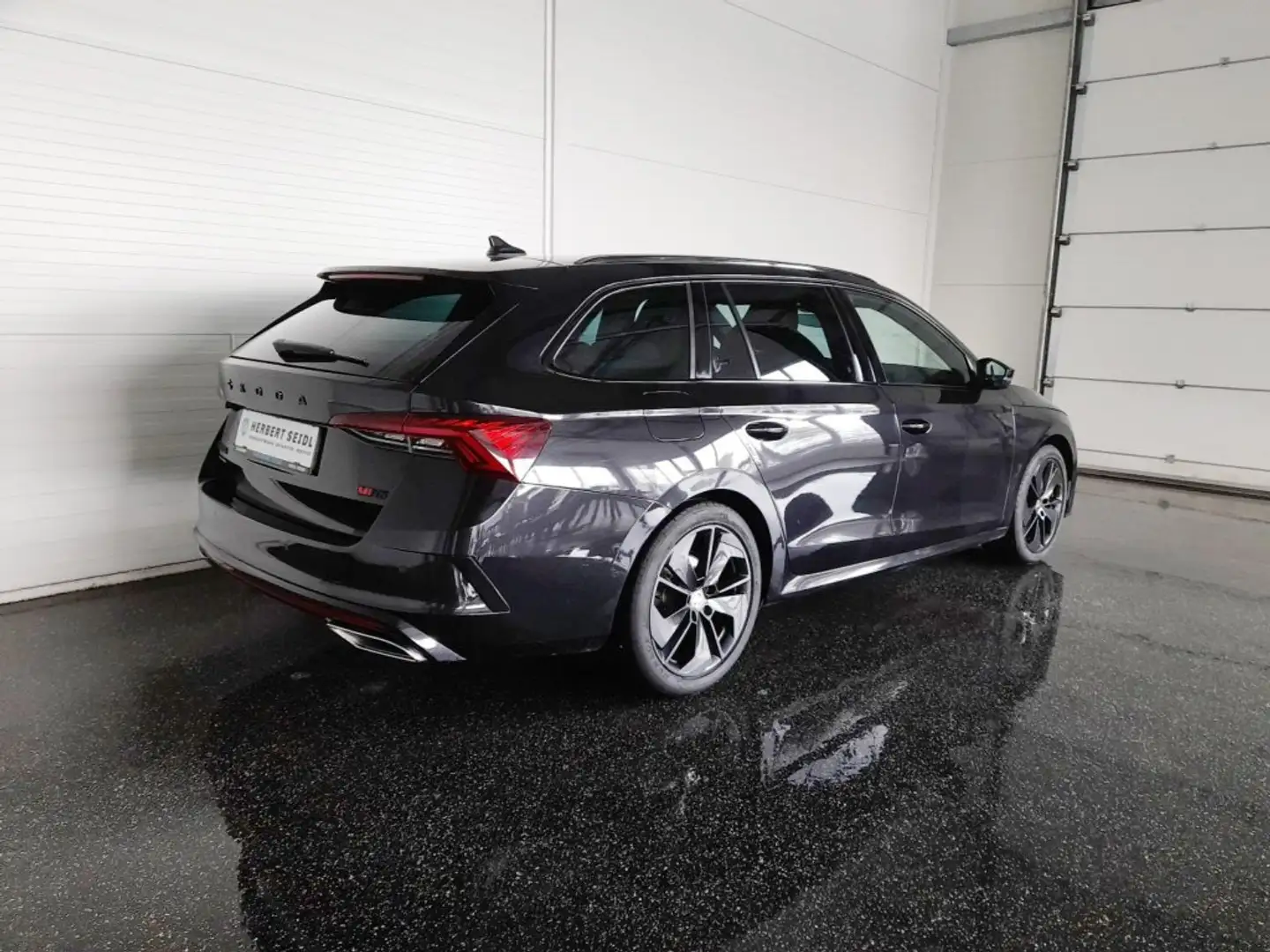 Skoda Octavia Combi RS 2,0 TDI DSG *MATRIX-LED / HEAD-UP / 18 ZOLL / VIRTUELL / NAVI / AHV / KEYLESS* Schwarz - 2