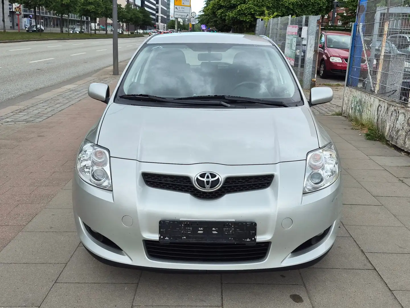 Toyota Auris Luna Grau - 2