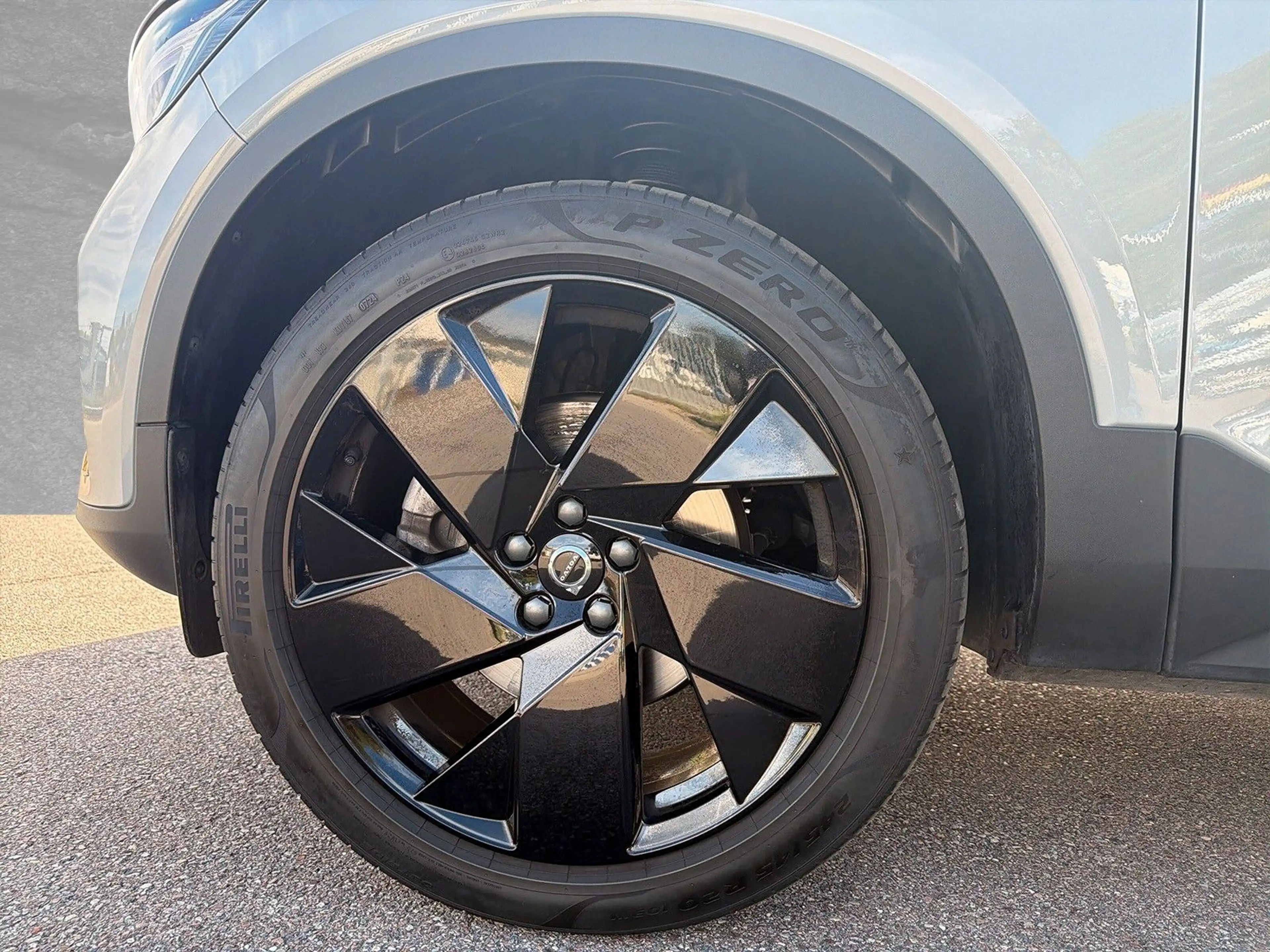 Volvo XC40 B3 Plus Black Edition ACC BLIS LED — photo 2