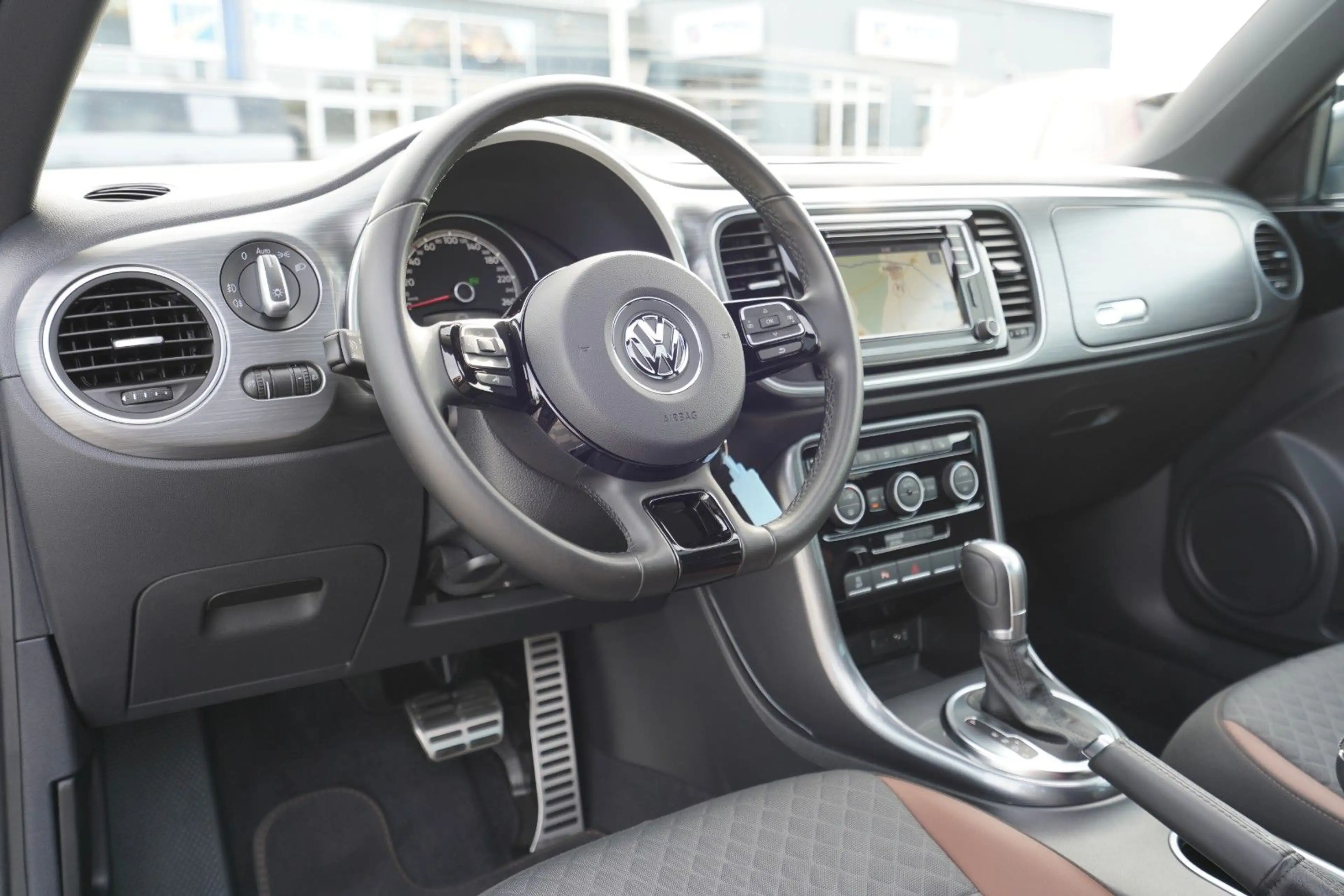Volkswagen Beetle 1.4 Allstar*DSG*1.Hand*Pano*Kamera*Navi* — photo 9