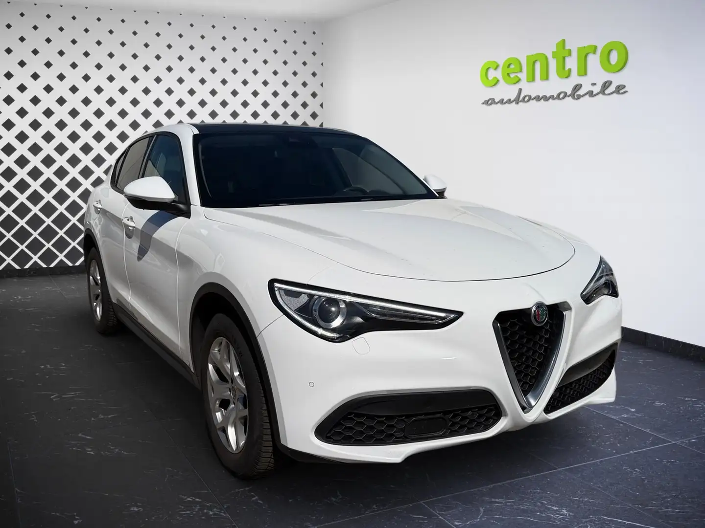 Alfa Romeo Stelvio 2,2 190 Business AWD, ZR neu, frisches Service Weiß - 2