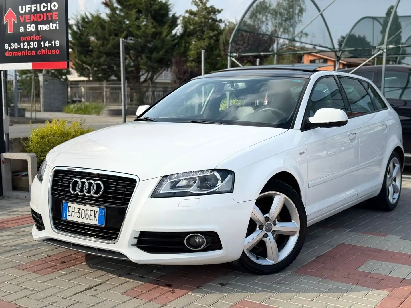 Audi A3 SPB. 2.0 TDI F.AP. S tronic S-LINE 140CV TETTO APR Bianco - 2