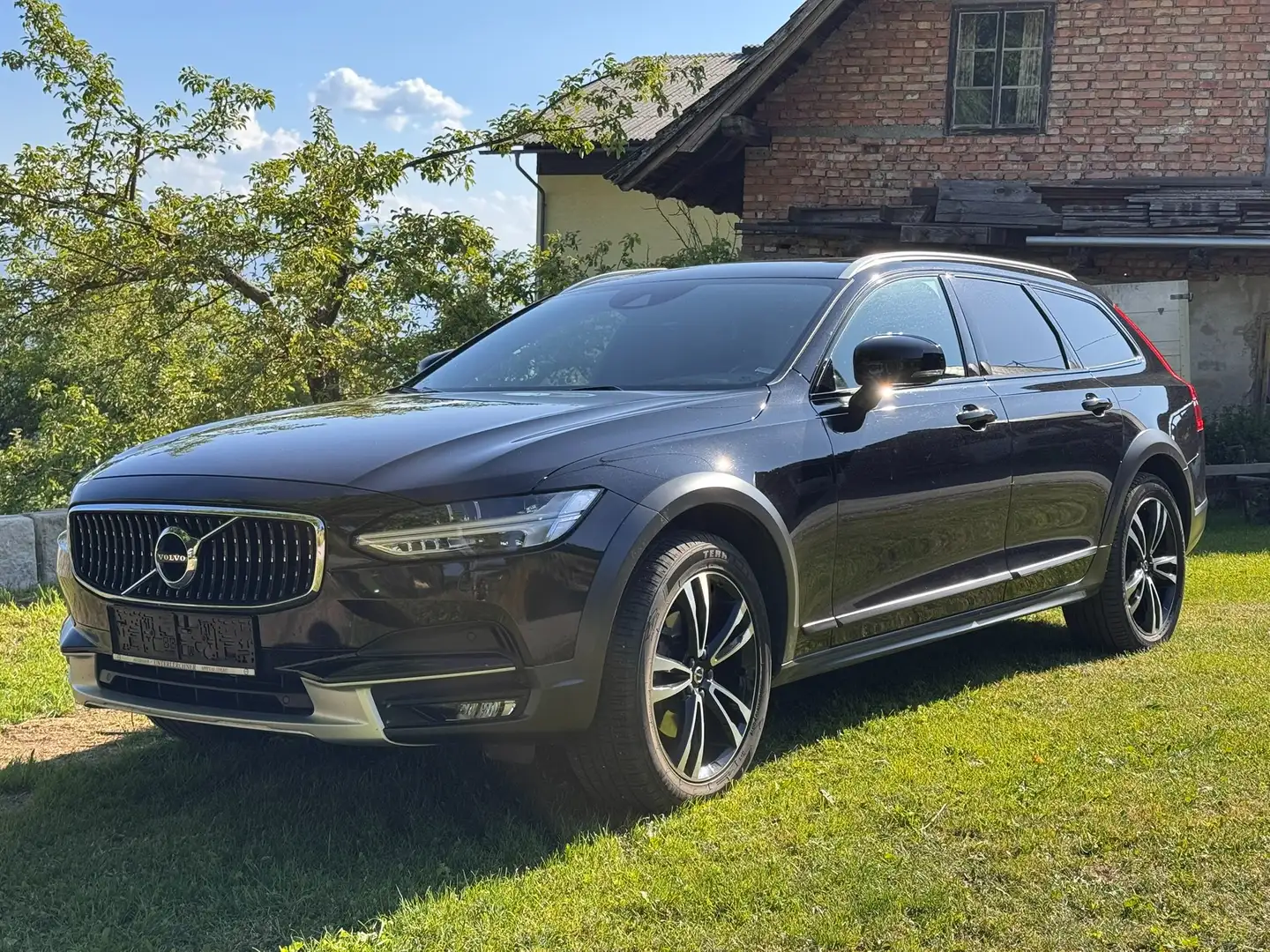 Volvo V90 Cross Country D4 AWD Geartronic Noir - 1
