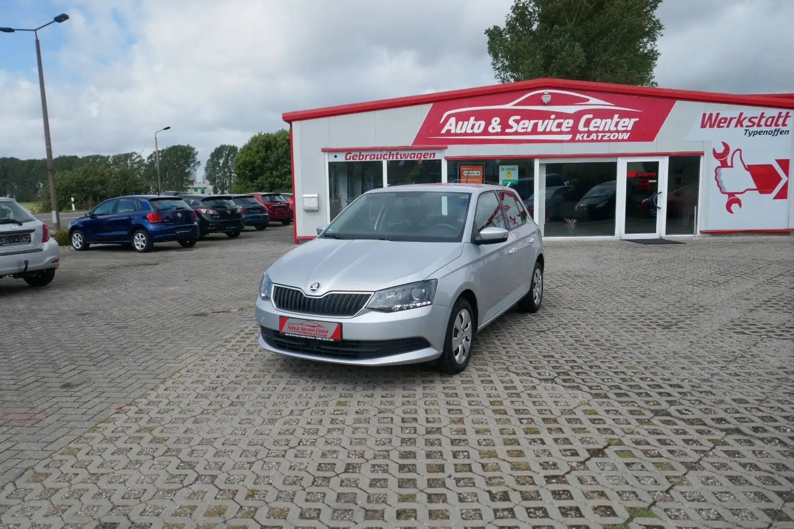 Skoda Fabia 1.2l TSI DSG 81kW Ambition ALLWETTER Gris - 1