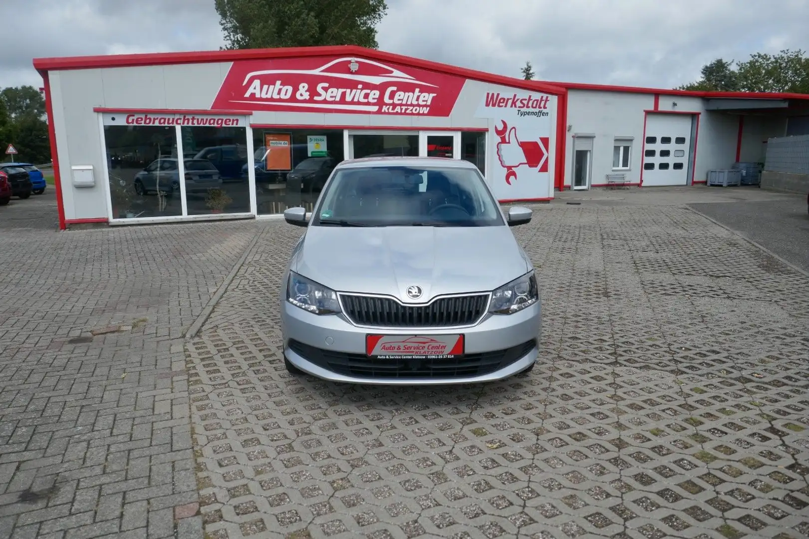 Skoda Fabia 1.2l TSI DSG 81kW Ambition ALLWETTER Gris - 2