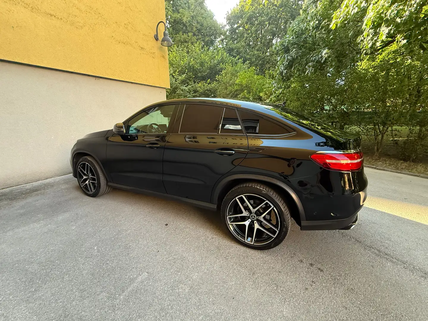 Mercedes-Benz GLE 350 GLE 350 d Coupé 4MATIC Aut. Schwarz - 2