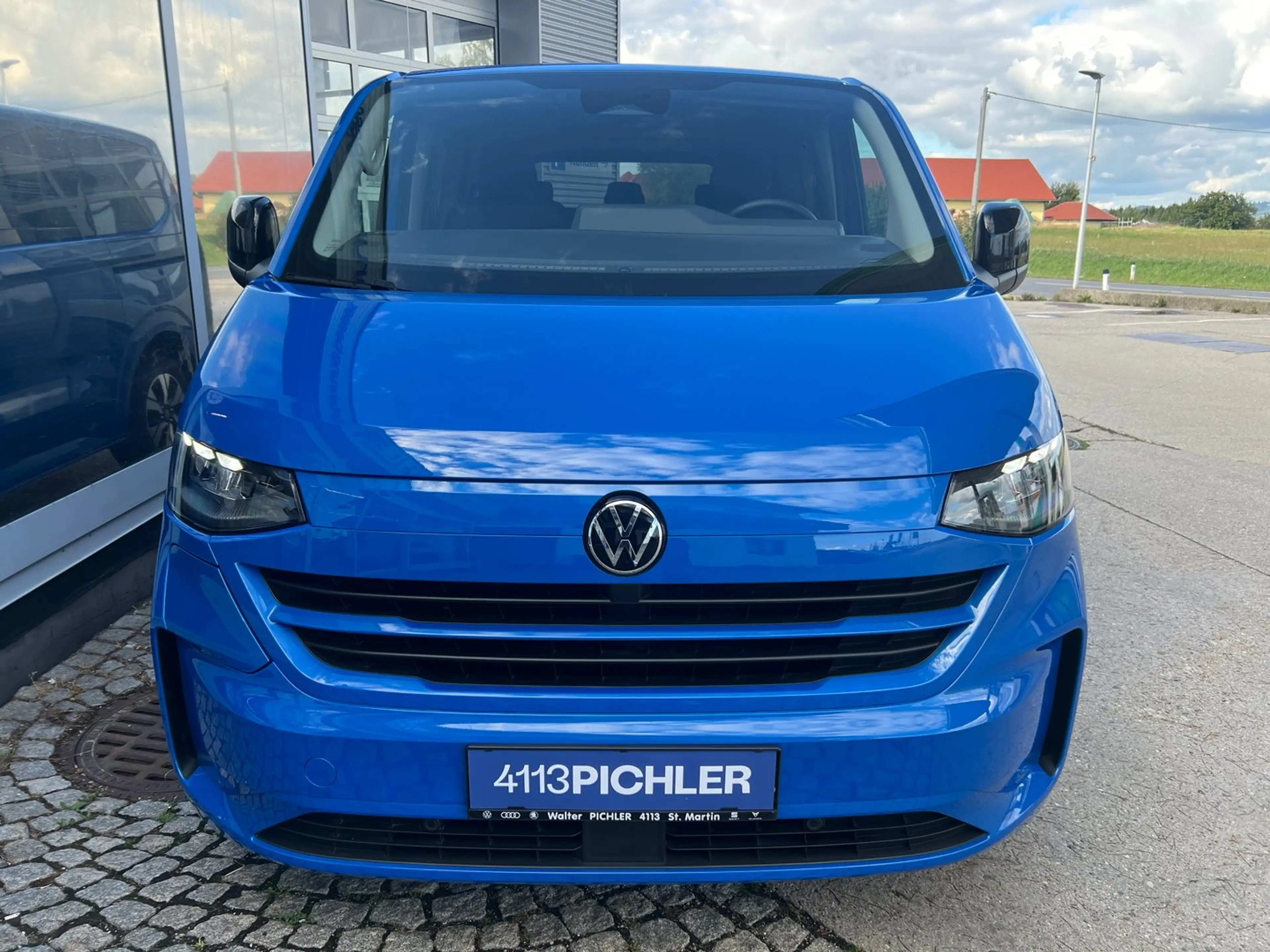 Volkswagen T7 Caravelle VW e-Transporter T7 Caravelle Life KR — photo 2