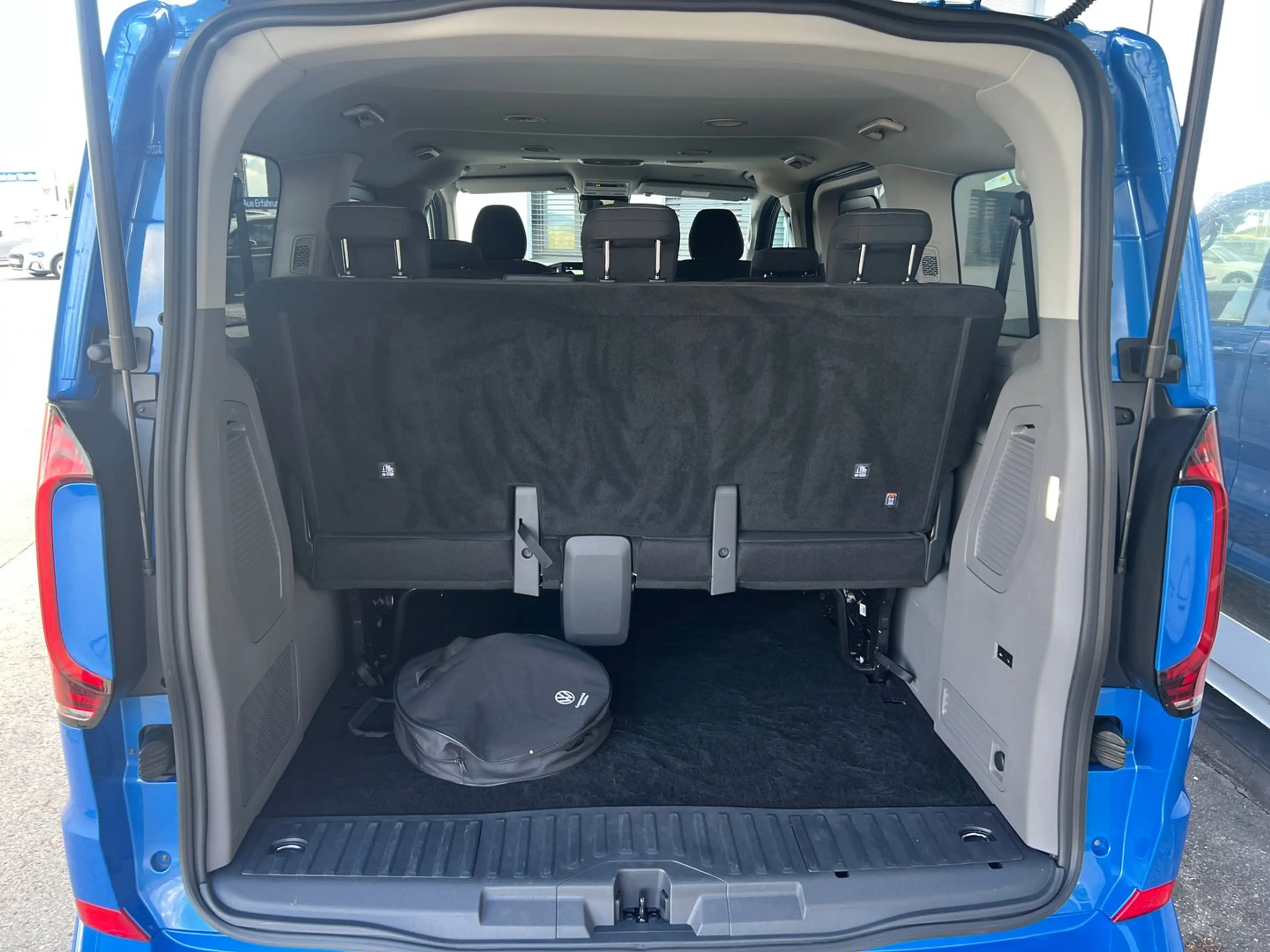 Volkswagen T7 Caravelle VW e-Transporter T7 Caravelle Life KR — photo 6