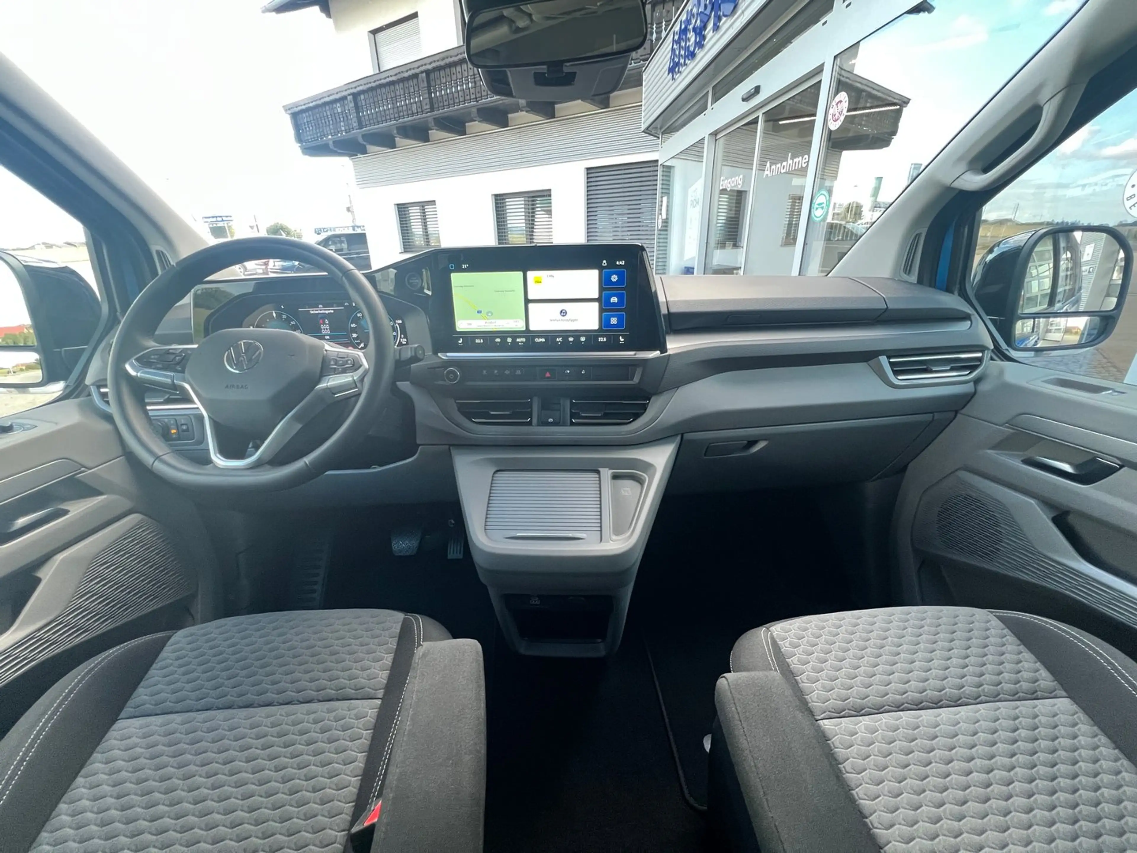 Volkswagen T7 Caravelle VW e-Transporter T7 Caravelle Life KR — photo 13