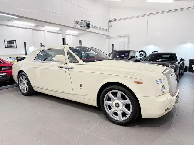 Rolls-Royce Phantom Coupe Coachline Chardonnay Metallic Bespoke Spec Ansicht 19