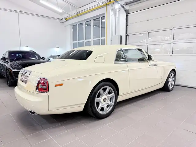 Rolls-Royce Phantom Coupe Coachline Chardonnay Metallic Bespoke Spec Ansicht 17