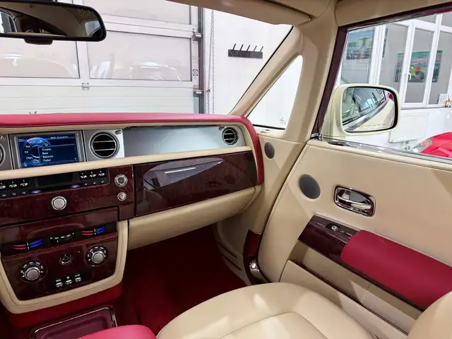 Rolls-Royce Phantom Coupe Coachline Chardonnay Metallic Bespoke Spec Ansicht 36