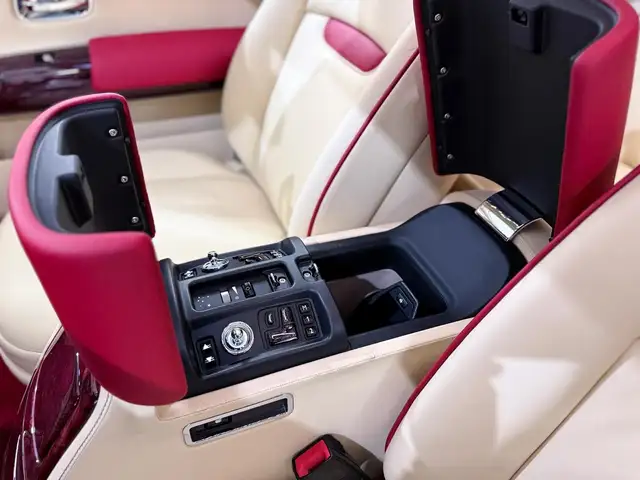 Rolls-Royce Phantom Coupe Coachline Chardonnay Metallic Bespoke Spec Ansicht 41