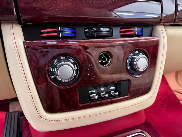 Rolls-Royce Phantom Coupe Coachline Chardonnay Metallic Bespoke Spec Ansicht 38