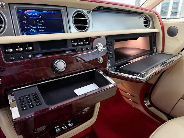 Rolls-Royce Phantom Coupe Coachline Chardonnay Metallic Bespoke Spec Ansicht 39