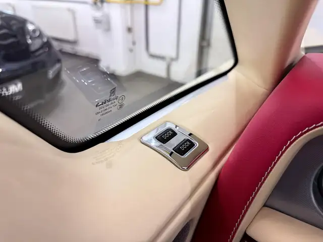 Rolls-Royce Phantom Coupe Coachline Chardonnay Metallic Bespoke Spec Ansicht 44